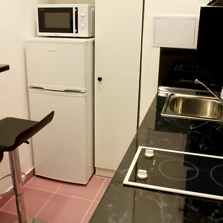 Katona Apartment *
