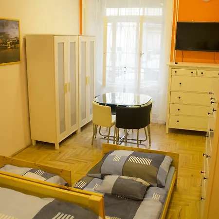 Katona * Budapest